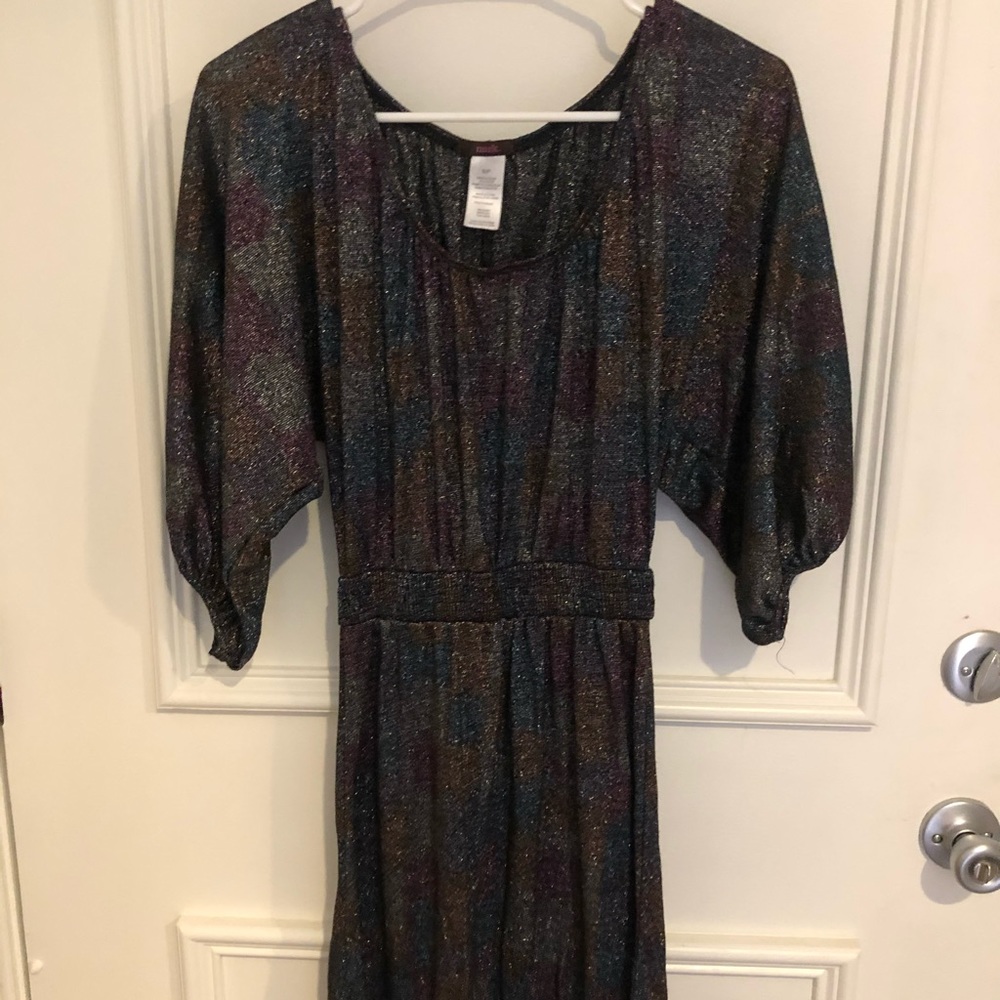 Casual/dressy dress with a sparkle fabric